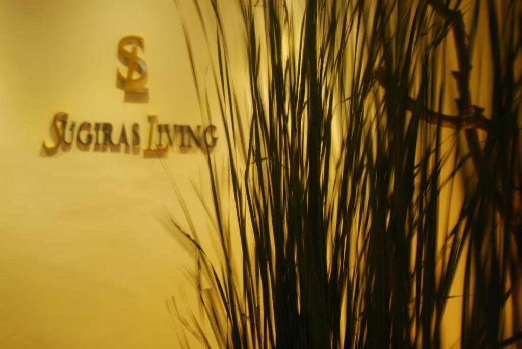 Hotel Sugiras Living à Denpasar Extérieur photo