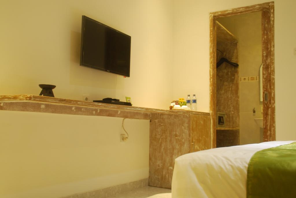 Hotel Sugiras Living à Denpasar Extérieur photo