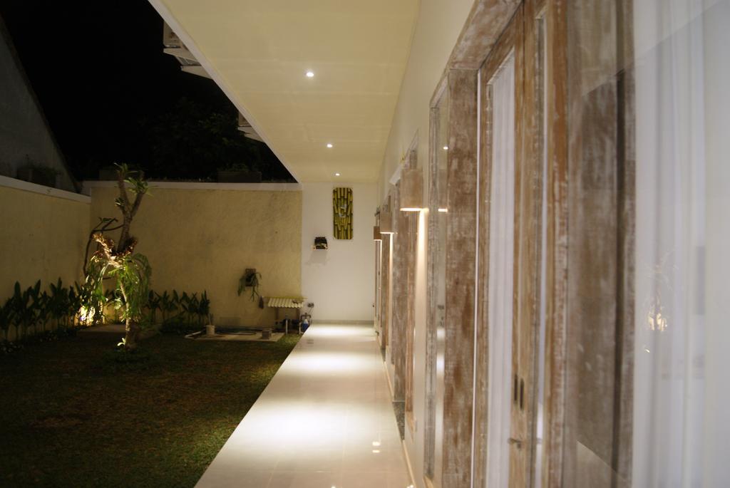 Hotel Sugiras Living à Denpasar Extérieur photo