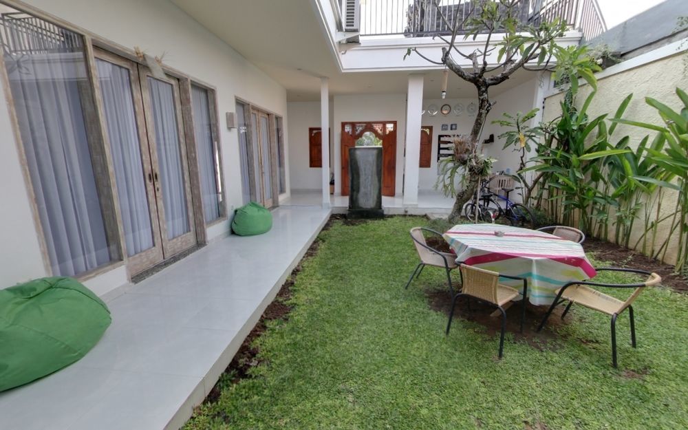 Hotel Sugiras Living à Denpasar Extérieur photo