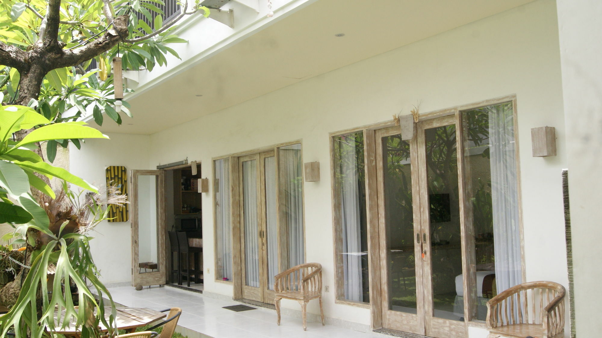Hotel Sugiras Living à Denpasar Extérieur photo